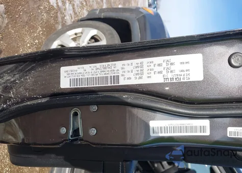 2018 Jeep Compass Latitude 4X4 z USA, uszkodzony, nr VIN 3C4NJDBB9JT270485